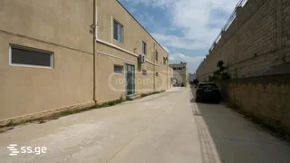 Commercial Real Estate For Sale. Didi digomi