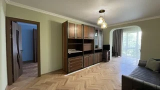 Пр. Акаки Церетели, 95: 3-комнатная, 75.0 м²