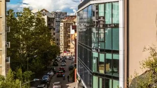Бизнес-центра в Ваке