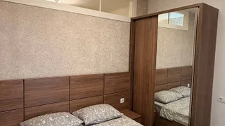Долгосрочная аренда 3-комнатной квартиры в Khimshiashvili District