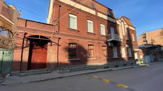 4-комнатная квартира в Тбилиси