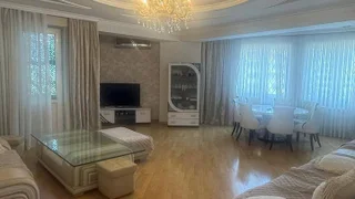 Просторная квартира 155 м² с 3 спальнями у Дворца спорта