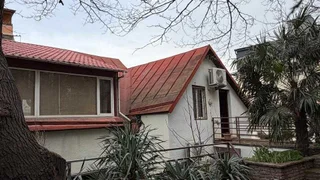 6 room Private House For Sale. Vake