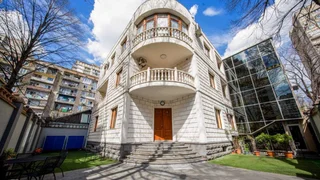 Коммерческий дом под офис, клинику, Сабуртало
