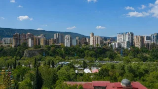 1-bedroom в Biograph Living Chantan с видом на парк Муштаид