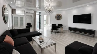 3-комнатная квартира, 80 м², $1300