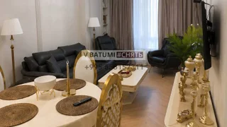 3-комнатная квартира с 2 спальнями, Джавахишвили 28, $1000
