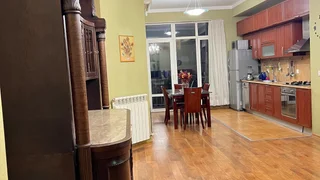 Прекрасная 2-комнатная квартира в центре Тбилиси