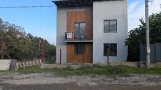 7-комнатный частный дом Продаётся. Озеро Лиси