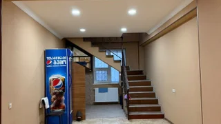 Дуплекс 8 спален на Сабуртало, за Дворцом спорта
