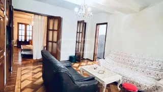 Квартира (100 м²)