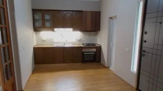 3 room Private House For Rent. Isani