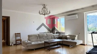 4 комнаты, 3 спальни, $2000