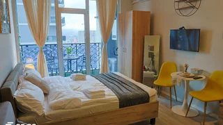 1+1 на Komuna Tower აეროპორტის გზატ. 10 Airport District