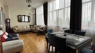 4-комнатная квартира в Тбилиси