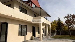 9 room Private House For Rent. Chugureti