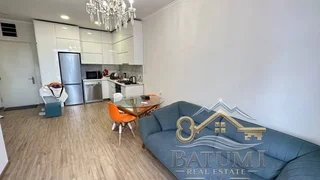 1+1 у парка 6 Мая, $600