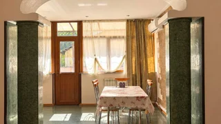 Квартира с 2 спальнями на Мтацминда, 80 м²
