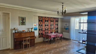 6-комнатная квартира в Тбилиси