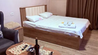 Посуточно и почасово, Важа-Пшавела 13