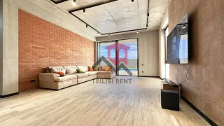 Современный дом с дизайнерским ремонтом в стиле лофт, район Лиси, $6500