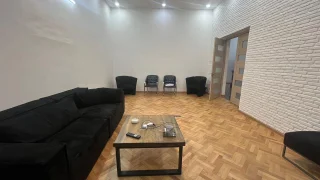 8-комнатный частный дом. Ваке