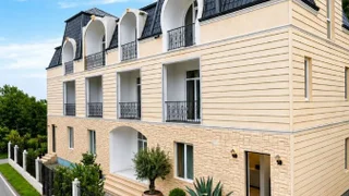 Commercial space For Sale
