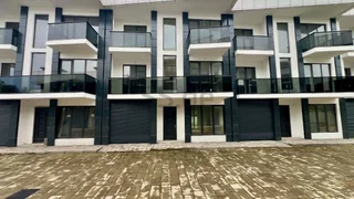 7 room Private House For Sale