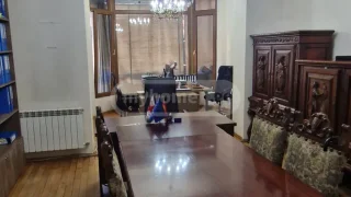 6-комнатная квартира в районе Руставели