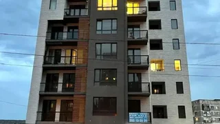 Room Commercial space For Sale. Lisi lake