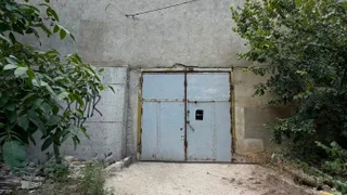 Store-Industrial property For Rent. Lilo