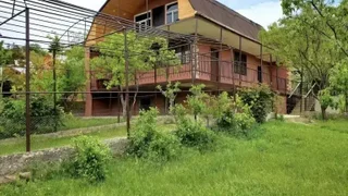 6 комнатный частный дом. Сдаётся посуточно. Поселок Глдани
