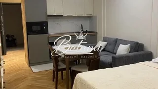 2+1 с видом на море в Старом Батуми, $750