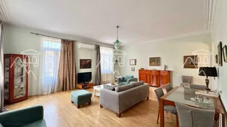 5 room Flat For Rent. Vera