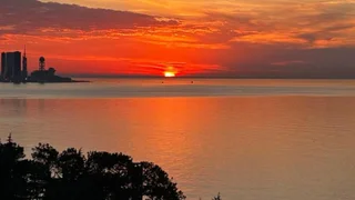 Студия с балконами на море и горы