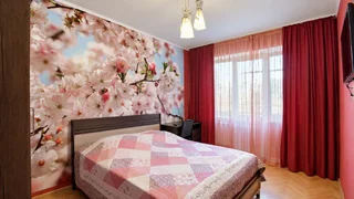 Здание в зелени