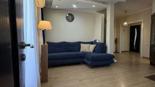 8 room Private House For Sale. Chugureti