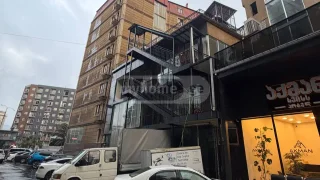 Коммерческая площадь в районе Багратиони