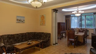4-комнатная квартира. Продаётся. Вера