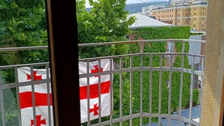 В двух шагах от Оперы, центр Тбилиси