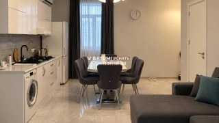 2-комнатная у парка 6 Мая, $650