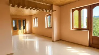 8 room Private House For Sale. Sanzona