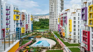 Солнечно, вид на бассейн | Бесплатная парковка | Green Diamond