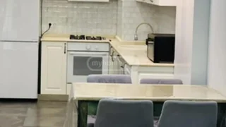 3-комнатная квартира , до лета $700