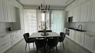 Улица Ираклия Абашидзе, 31: 4-комнатная, 140.0 м²