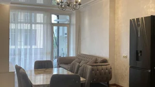 2+1 ул. Генерала Аслана Абашидзе, 10, $600