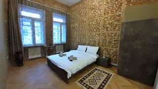 Старая улица, 1