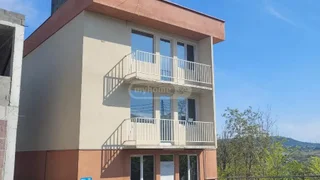 Частный дом с комнатами. Глдани