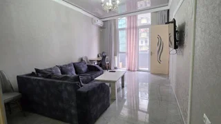 3-комнатная квартира с 2 спальнями, ул. Кобаладзе 15, $600