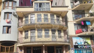 Дом с 10+ комнатами в районе Руставели